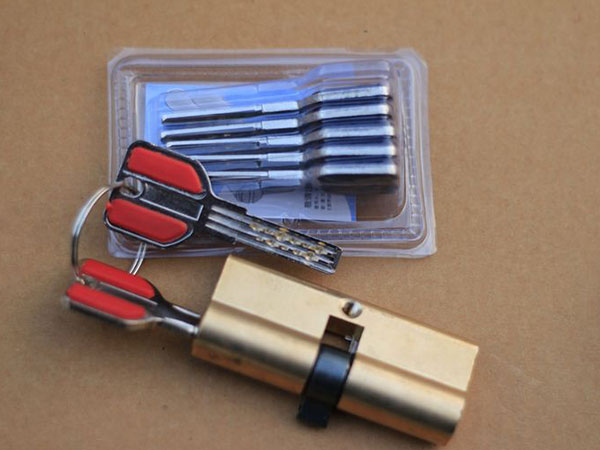 桶裝醬料灌裝生產(chǎn)線設(shè)備在市場中逐漸站穩(wěn)腳跟