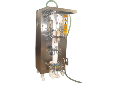 與寶雞御宴食品有限公司合作，定制袋裝液體灌裝機