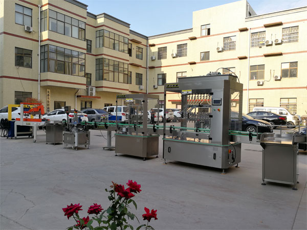 桶裝醬料灌裝生產(chǎn)線設(shè)備在市場中逐漸站穩(wěn)腳跟