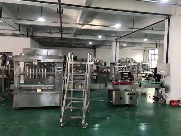 桶裝醬料灌裝生產(chǎn)線設(shè)備在市場中逐漸站穩(wěn)腳跟
