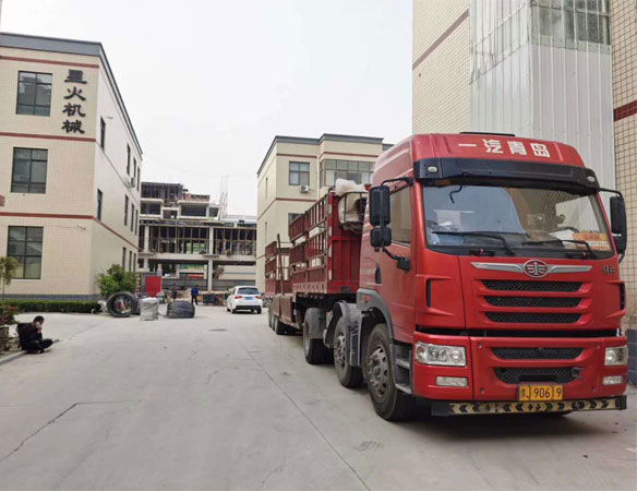 蟹黃醬灌裝機設備-全自動蟹黃醬醬料灌裝機生產線