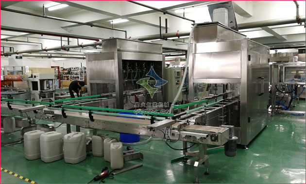 柴油尾氣凈化液灌裝機,全自動柴油尾氣凈化液灌裝機